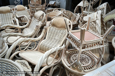 木質(zhì)工藝藤椅編制